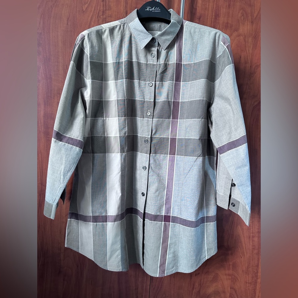 BURBERRY PLAID PRINT 3/4 SLEEVE BUTTON-DOWN TOP (SIZE LARGE)